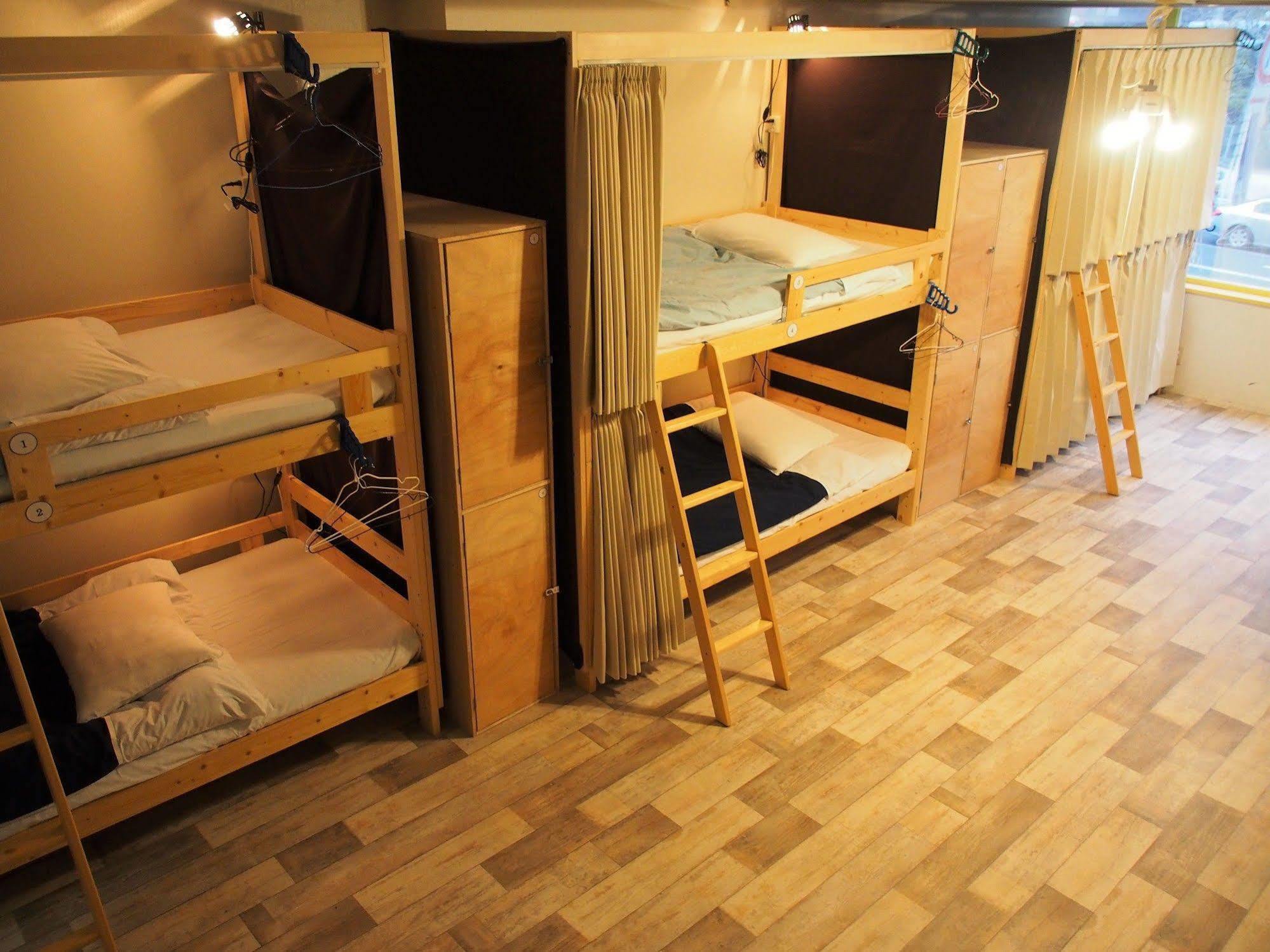 Hostel Chill Out Osaka Bagian luar foto